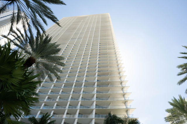 Jade Signature  photo 2